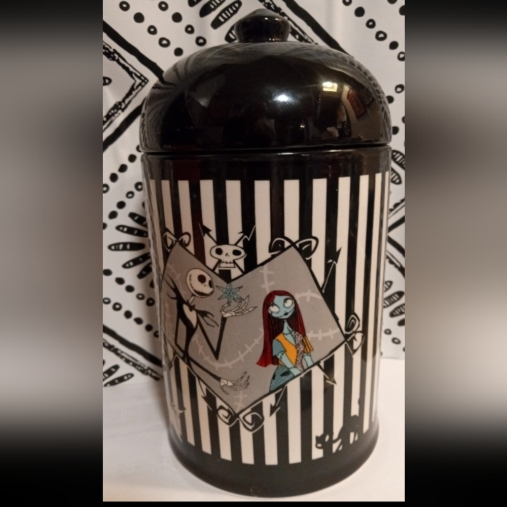 NEW The Nightmare Before Christmas 10" Jack & sally Ceramic Food Canister w/Lid